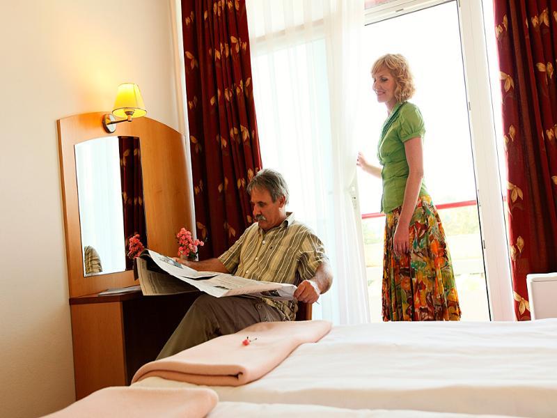 לנדבה Lipa Hotel מראה חיצוני תמונה