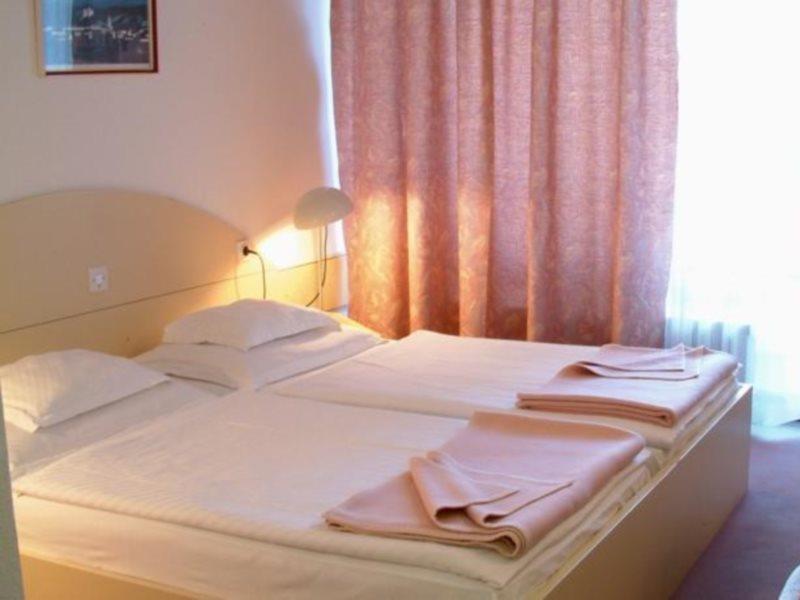 לנדבה Lipa Hotel מראה חיצוני תמונה