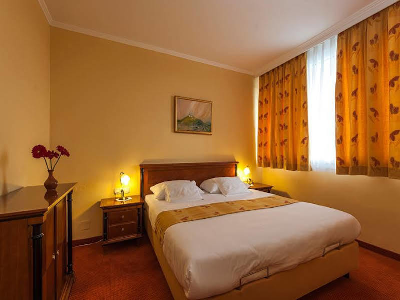 לנדבה Lipa Hotel מראה חיצוני תמונה