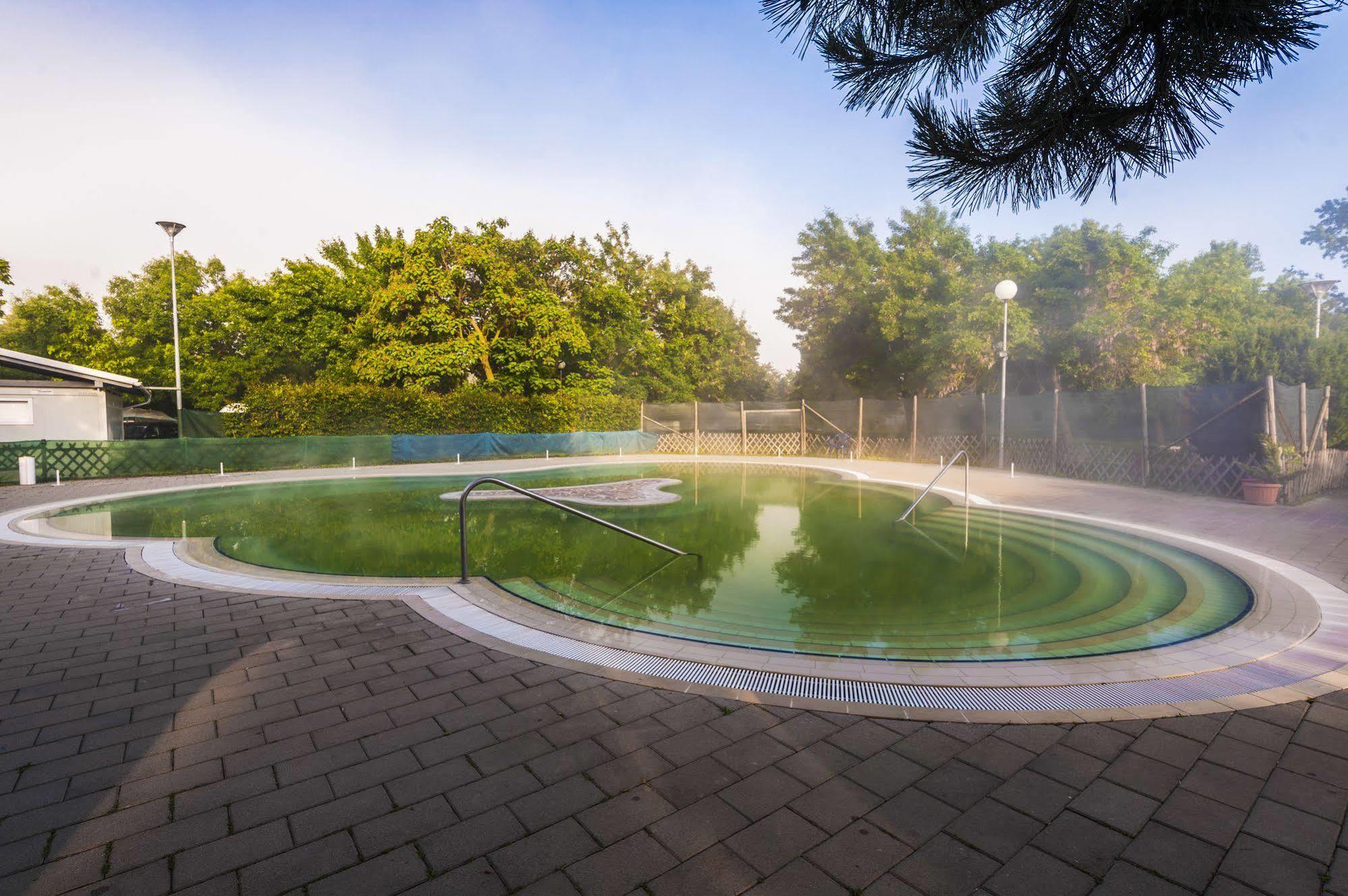 לנדבה Lipa Hotel מראה חיצוני תמונה